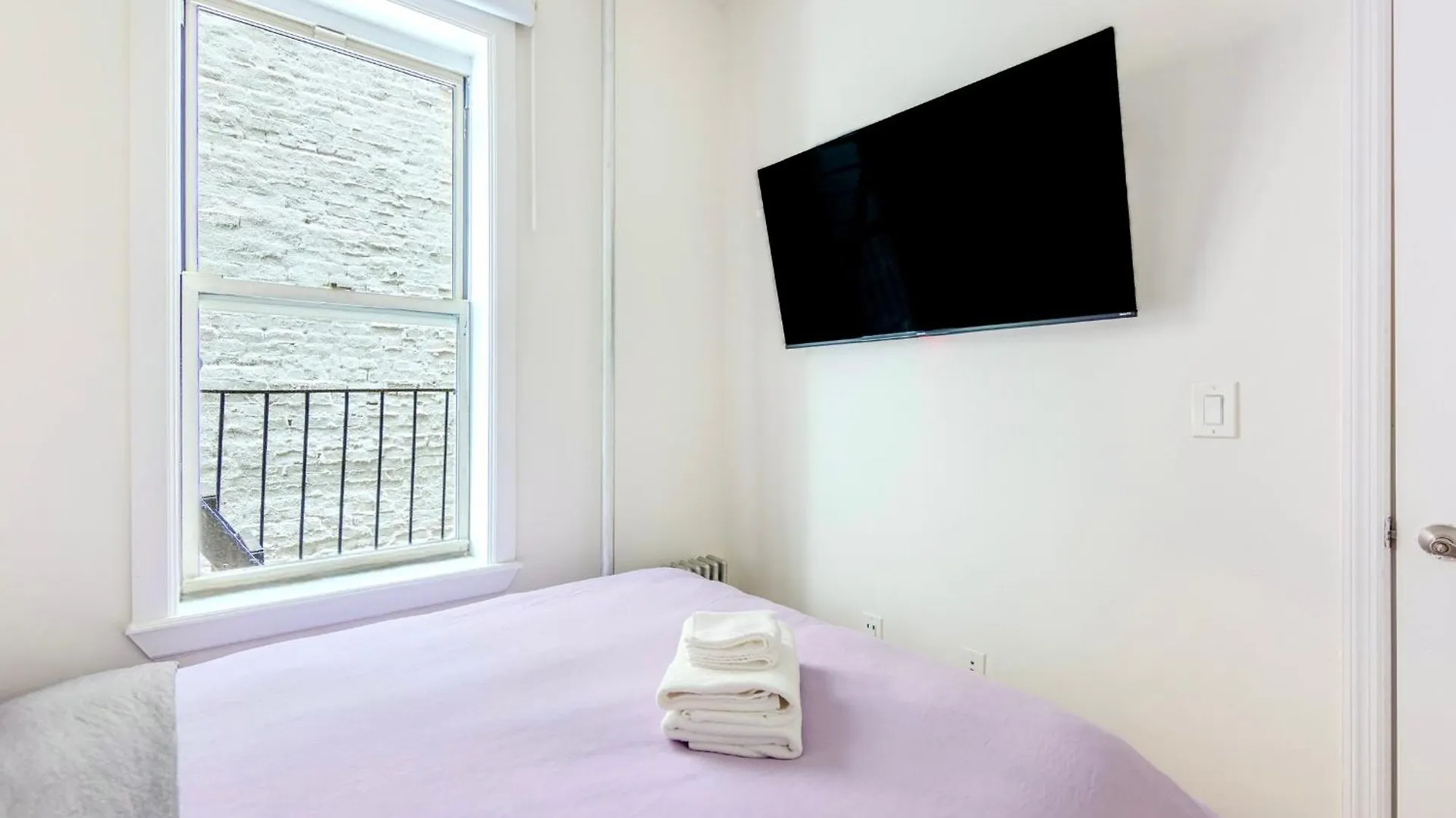 2 Bedroom Home In Lower Manhattan New York