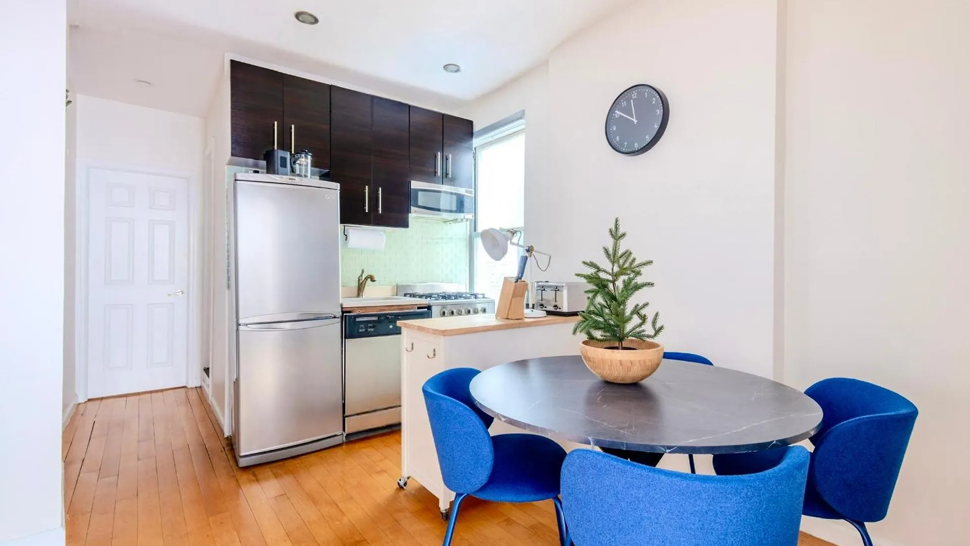 Apartment 2 Bedroom Home In Lower Manhattan New York